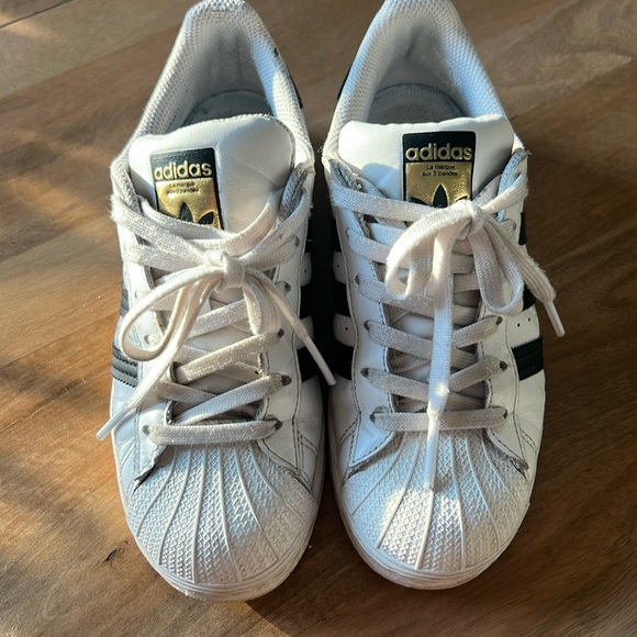Adidas Superstars - Picture 2 of 7